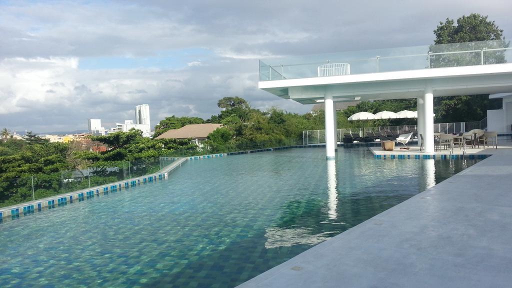 Tsix5 Hotel Pattaya Exterior foto